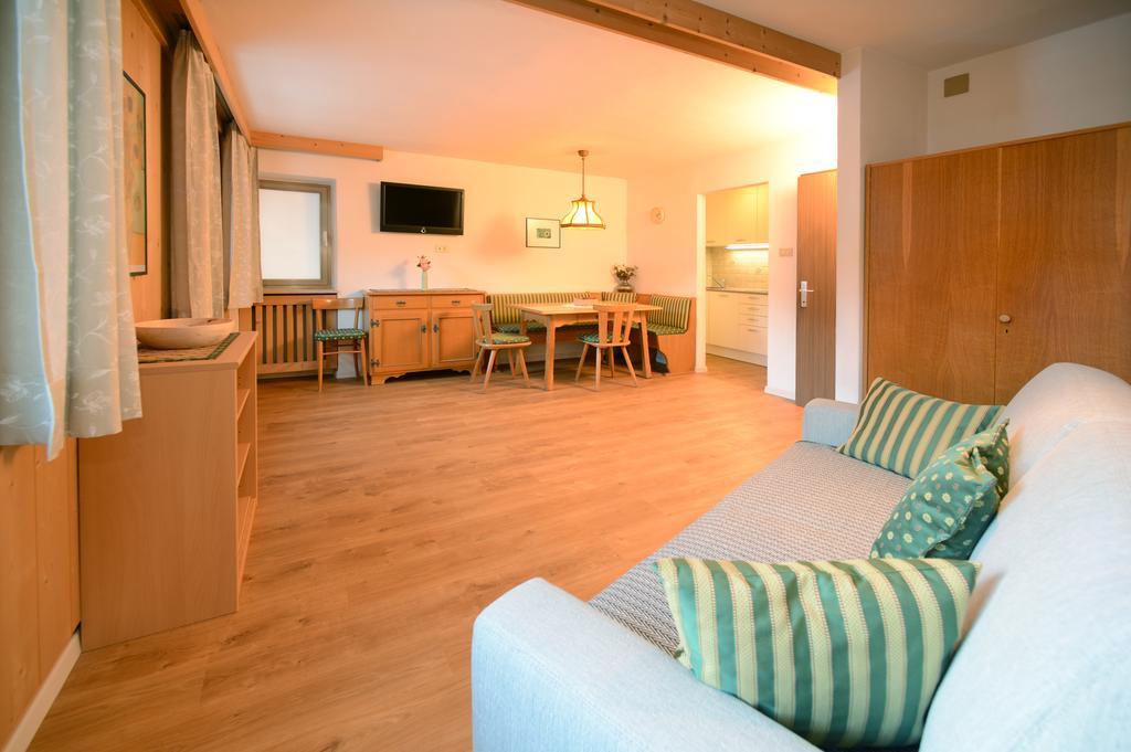 Apartments Villa Rosa セルヴァ・ディ・ヴァル・ガルデーナ 部屋 写真